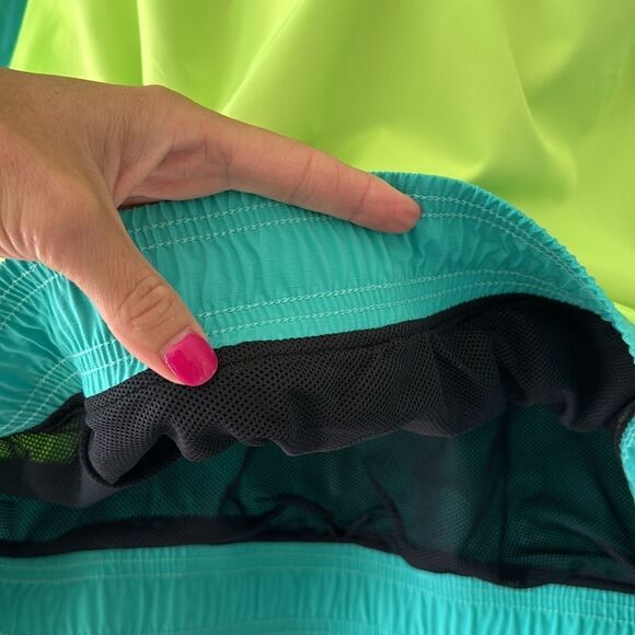 Under Armour Womens Off-Pitch Anorak 2.0 Jacket Hoodie Turquoise Lime Green Sz M - Picture 4 of 15